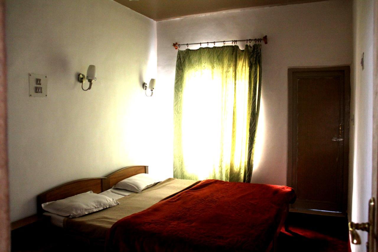 Butterfly Hotel Srīnagar Exterior foto