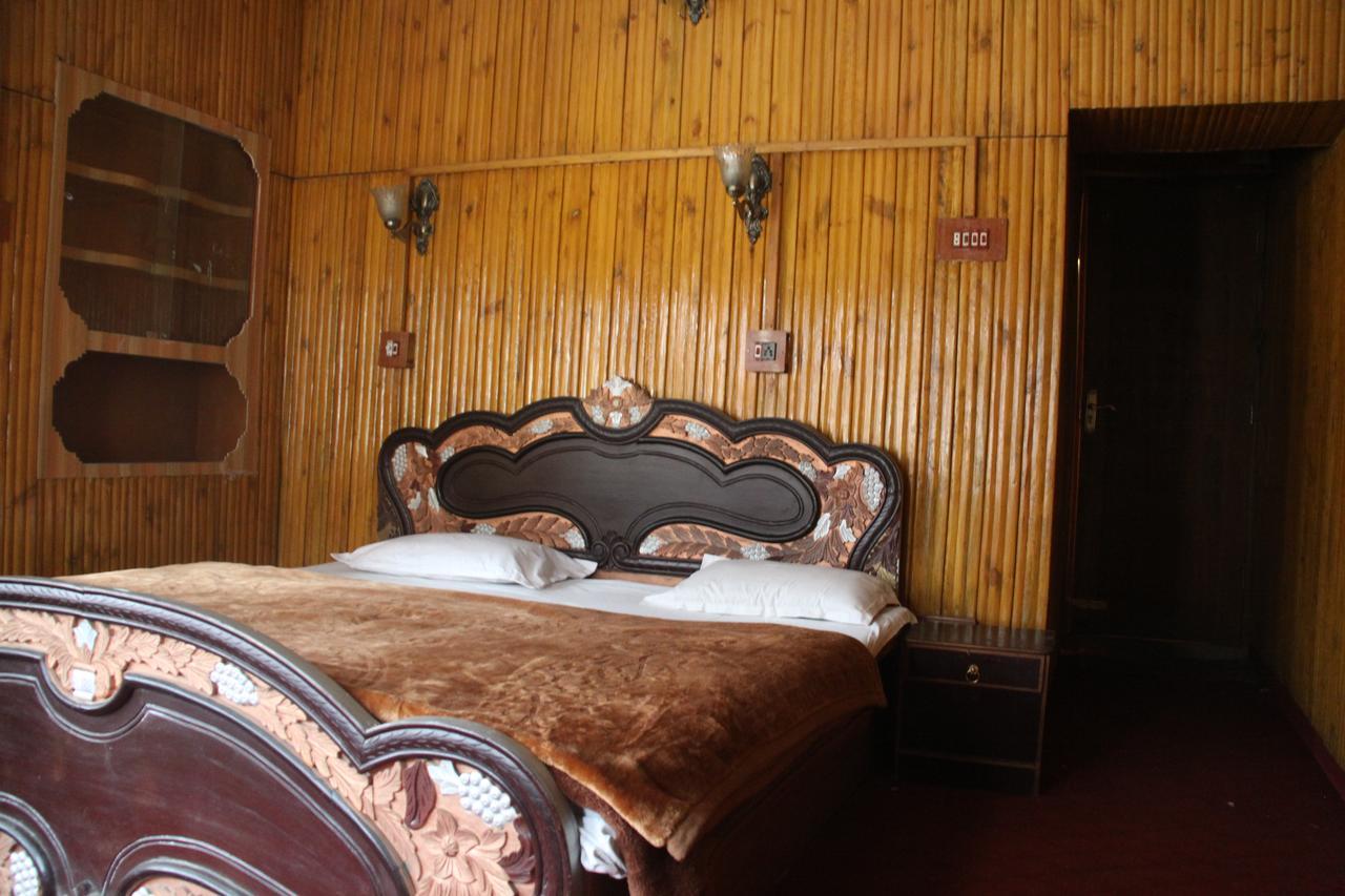 Butterfly Hotel Srīnagar Exterior foto